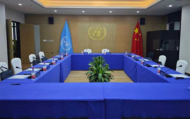 会议中英文同声传译.jpg
